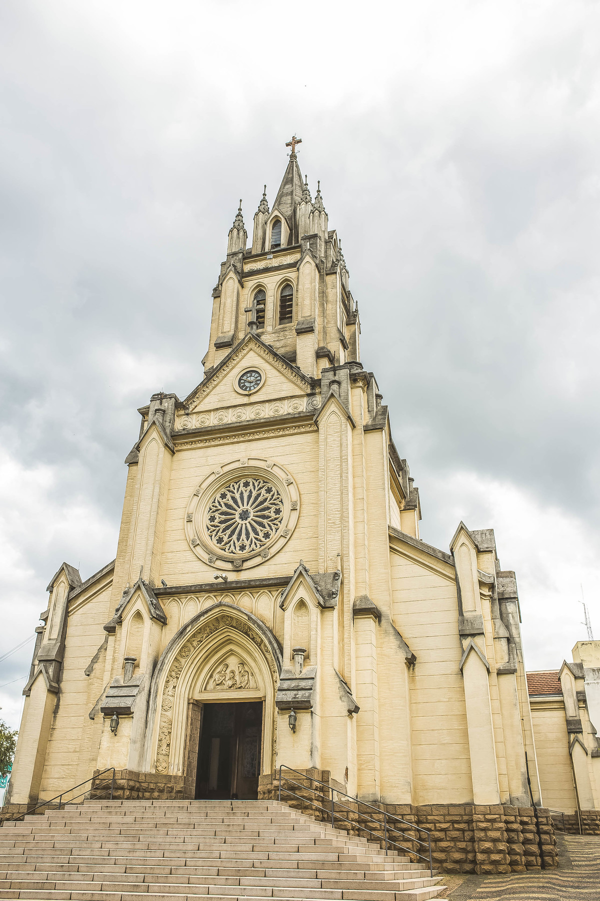 FOTOS CASAMENTO IGREJA CATOLICA MATRIZ VALINHOS SP CASAL DE NOIVOS PRISCILA E NETOR FESTA EM CLUBE ATLETICO VALINHENSE FOTOGRAFO DENIS SILVEIRA FOTOGRAFIA WEDDING PHOTOGRAPHY