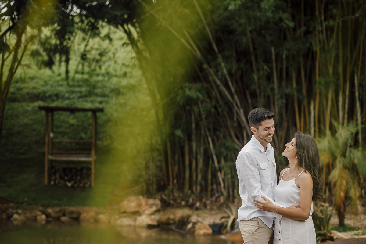 fotos de ensaio de casal pré wedding realizado em Itatiba SP no Sitio Santa Terezinha pelo fotografo Denis Silveira Fotografia Especializada em Casamentos