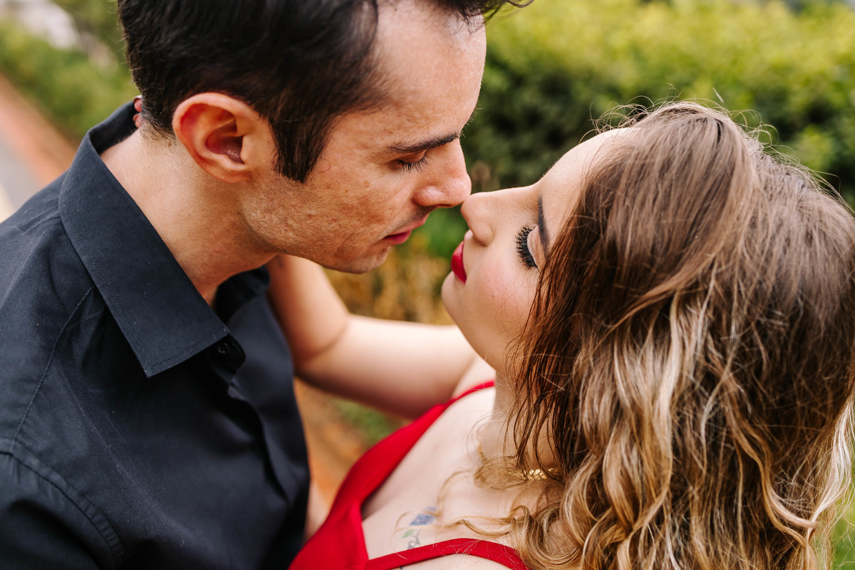 fotos ensaio de casal pre wedding no Museu do Ipiranga em SP noivos Emily e o David Thiago pelo fotografo Denis Silveira Especializado em Casamentos