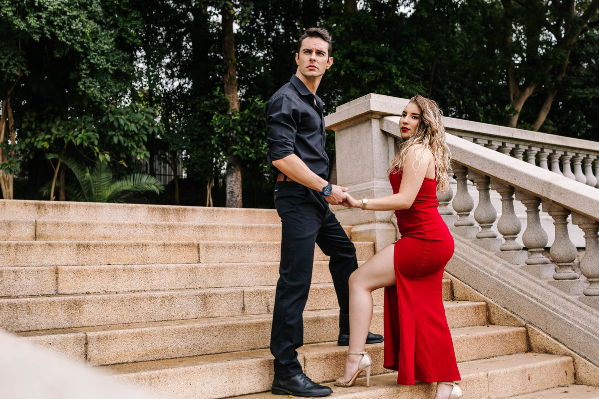 fotos ensaio de casal pre wedding no Museu do Ipiranga em SP noivos Emily e o David Thiago pelo fotografo Denis Silveira Especializado em Casamentos