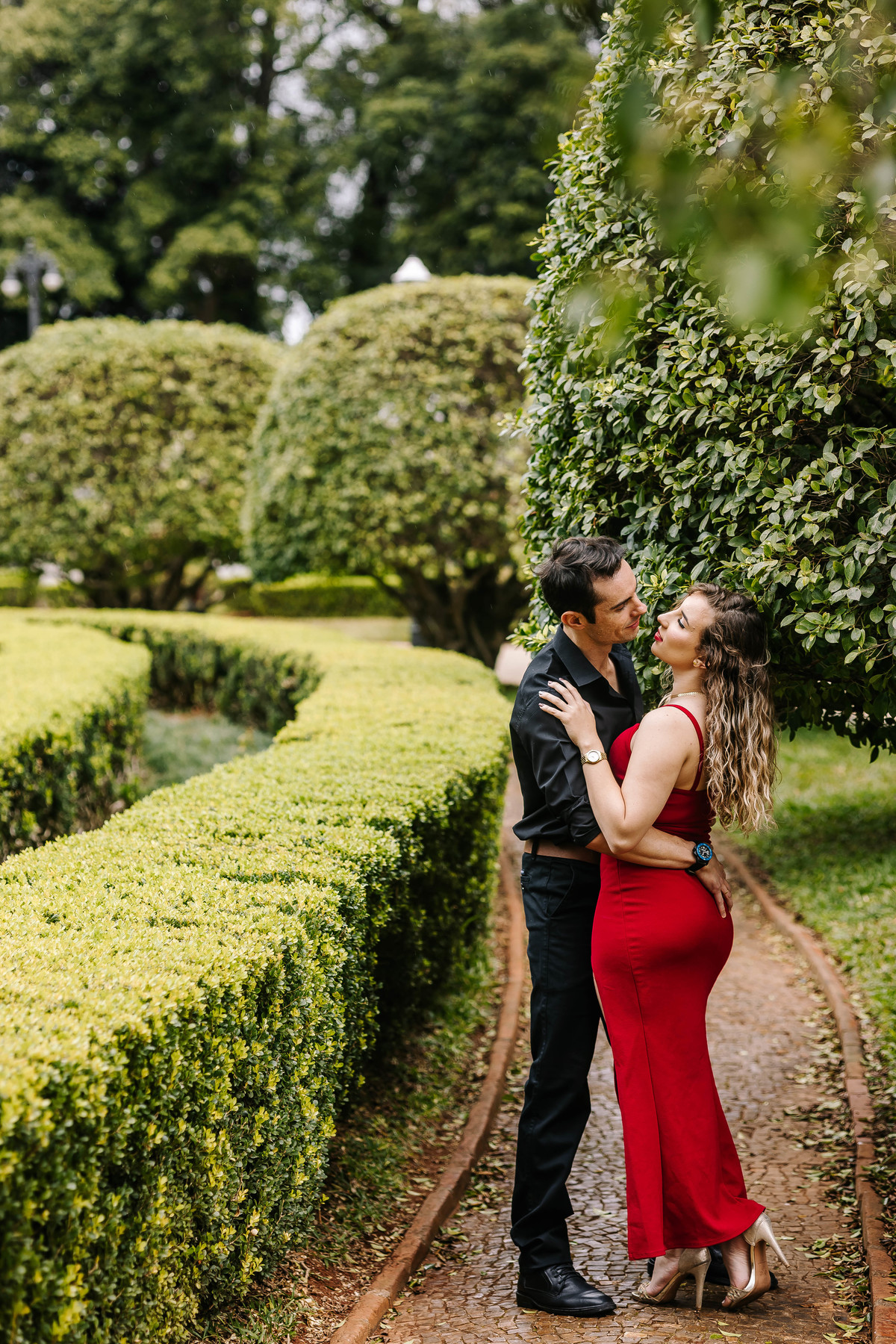 fotos ensaio de casal pre wedding no Museu do Ipiranga em SP noivos Emily e o David Thiago pelo fotografo Denis Silveira Especializado em Casamentos