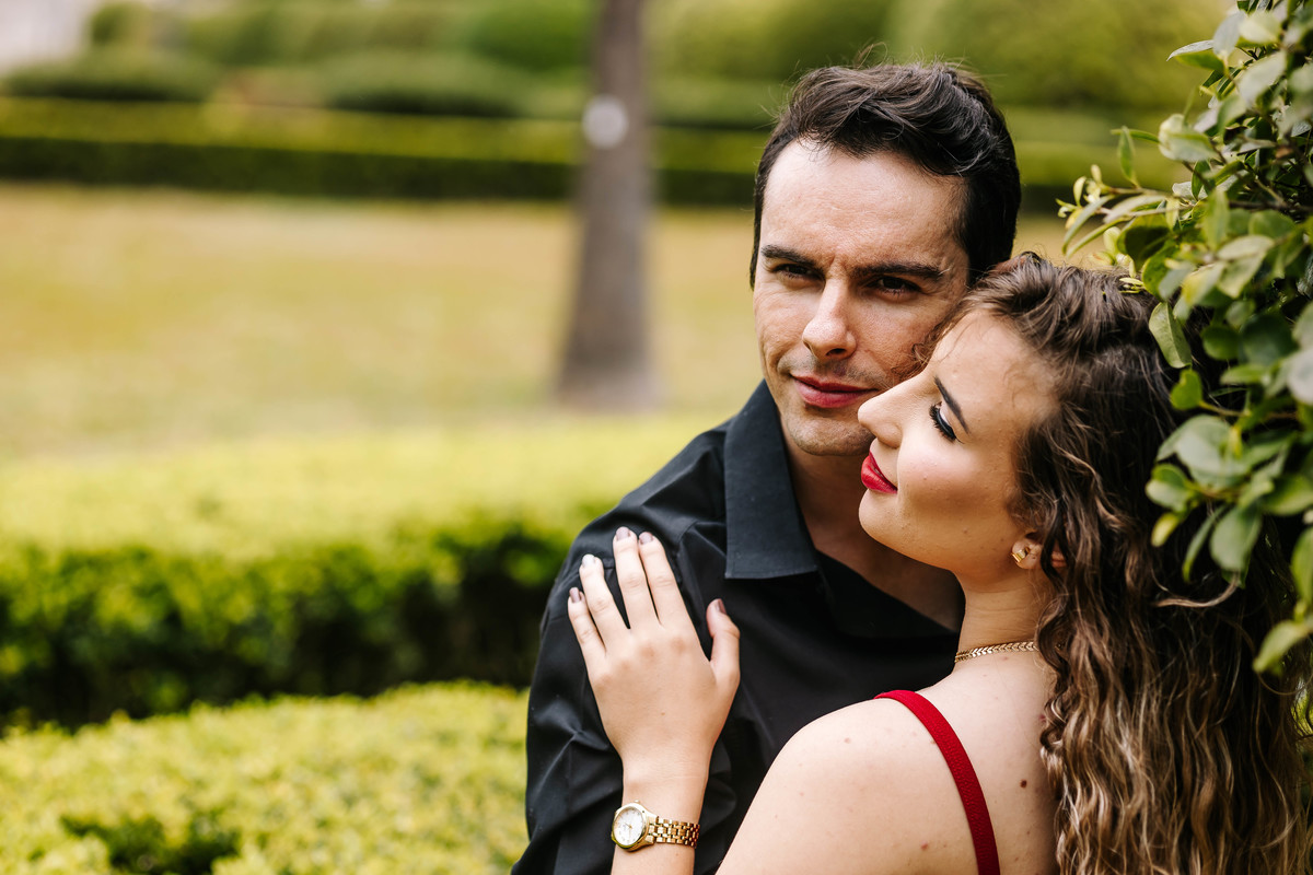 fotos ensaio de casal pre wedding no Museu do Ipiranga em SP noivos Emily e o David Thiago pelo fotografo Denis Silveira Especializado em Casamentos