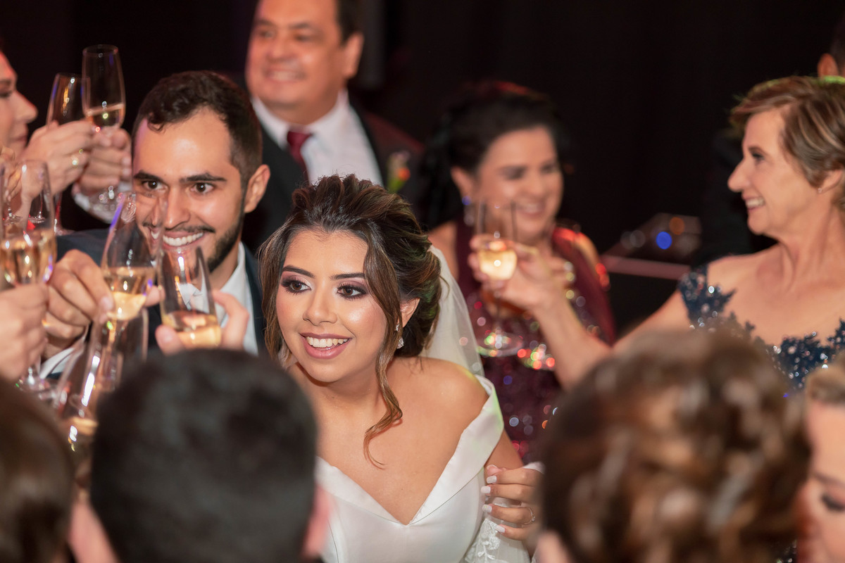 fotografia de Casamento realizado em Valinhos SP casal de Noivos Bruna & Matheus matrimonio realizado em Igreja Catolica e recepcao e festa no espaco Monet Festas em Valinhos SP fotos pelo fotografo Denis Silveira Especializado em Casamentos