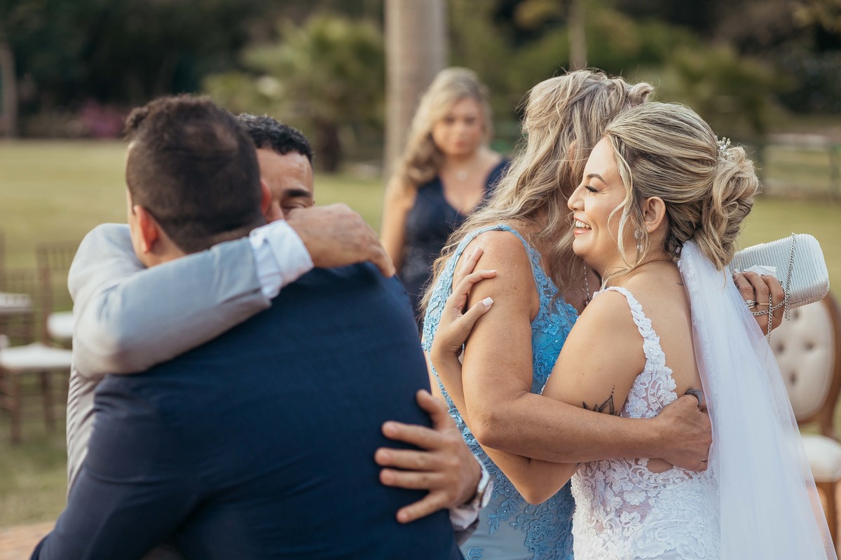 fotos casamento de dia na fazenda Dona Ines em Itatiba SP casal de noivos Michele e Rafael fotografia pelo fotografo Denis Silveira Especializado em Casamentos na fazenda