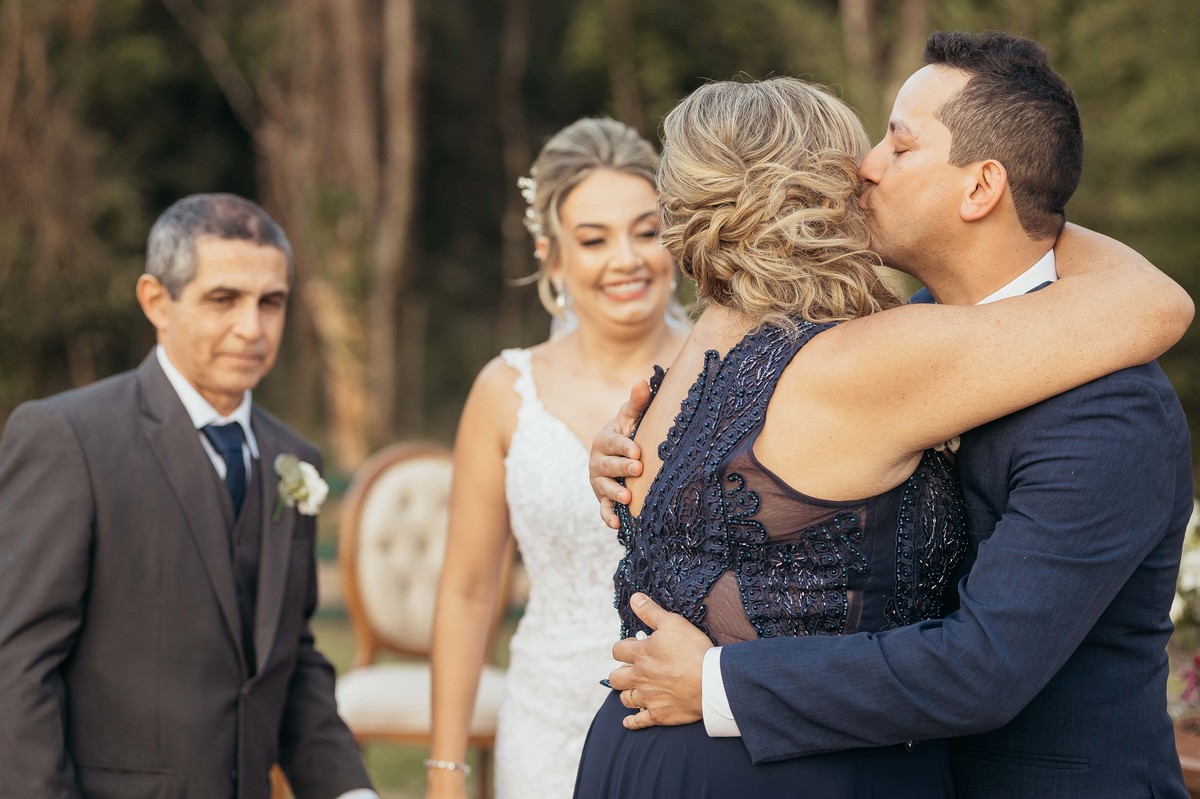 fotos casamento de dia na fazenda Dona Ines em Itatiba SP casal de noivos Michele e Rafael fotografia pelo fotografo Denis Silveira Especializado em Casamentos na fazenda