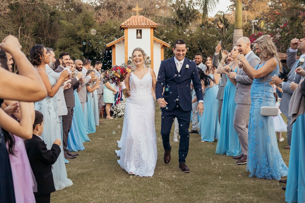 fotos casamento de dia na fazenda Dona Ines em Itatiba SP casal de noivos Michele e Rafael fotografia pelo fotografo Denis Silveira Especializado em Casamentos na fazenda