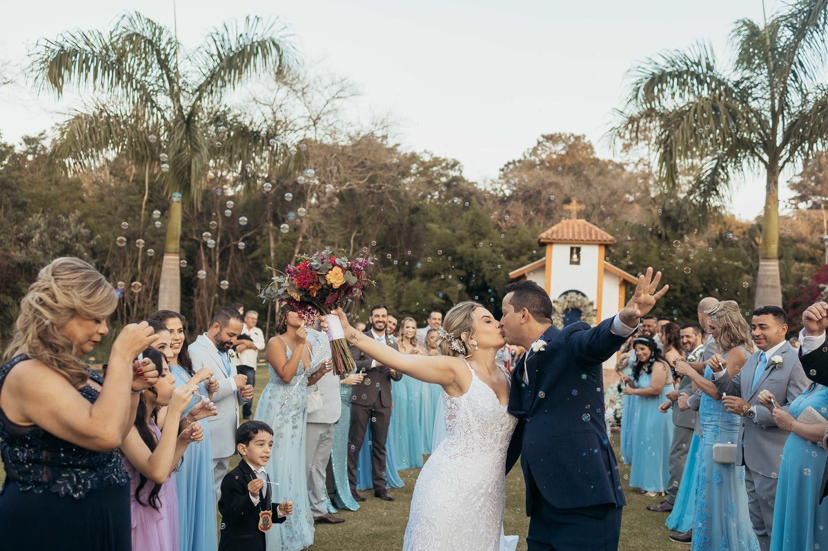 fotos casamento de dia na fazenda Dona Ines em Itatiba SP casal de noivos Michele e Rafael fotografia pelo fotografo Denis Silveira Especializado em Casamentos na fazenda