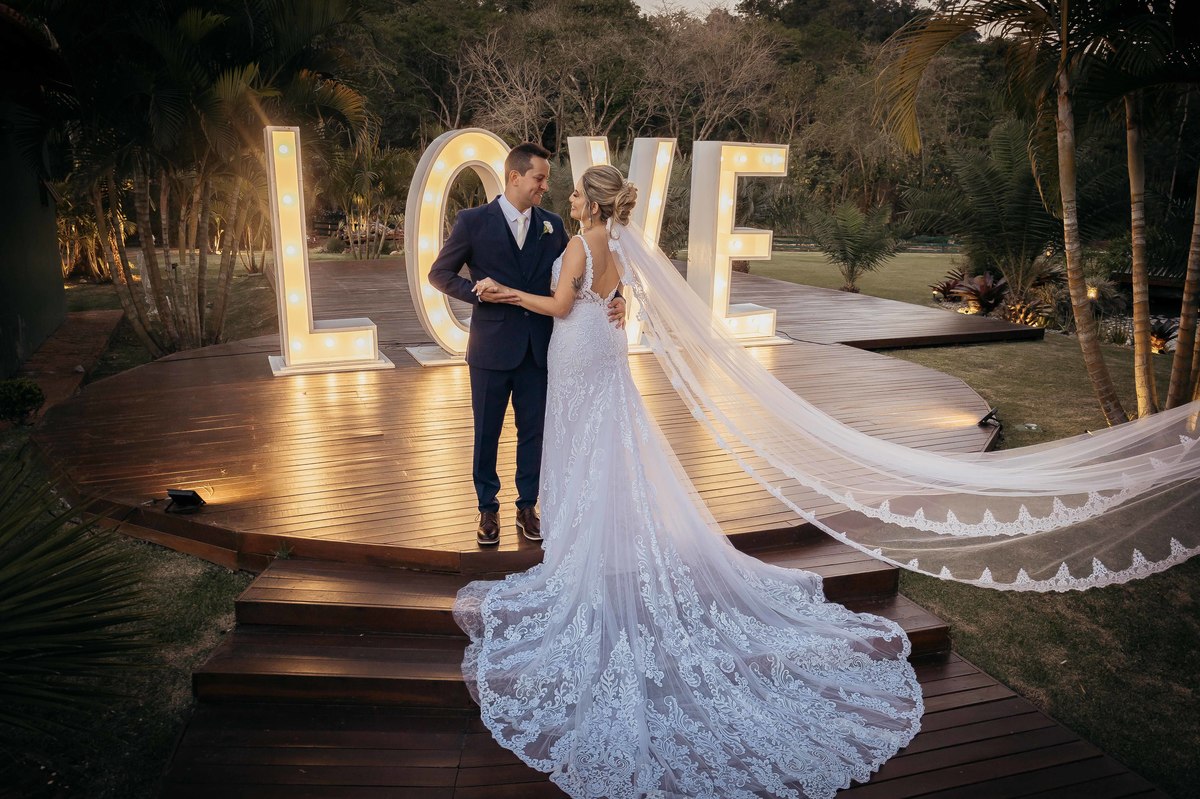 fotos casamento de dia na fazenda Dona Ines em Itatiba SP casal de noivos Michele e Rafael fotografia pelo fotografo Denis Silveira Especializado em Casamentos na fazenda