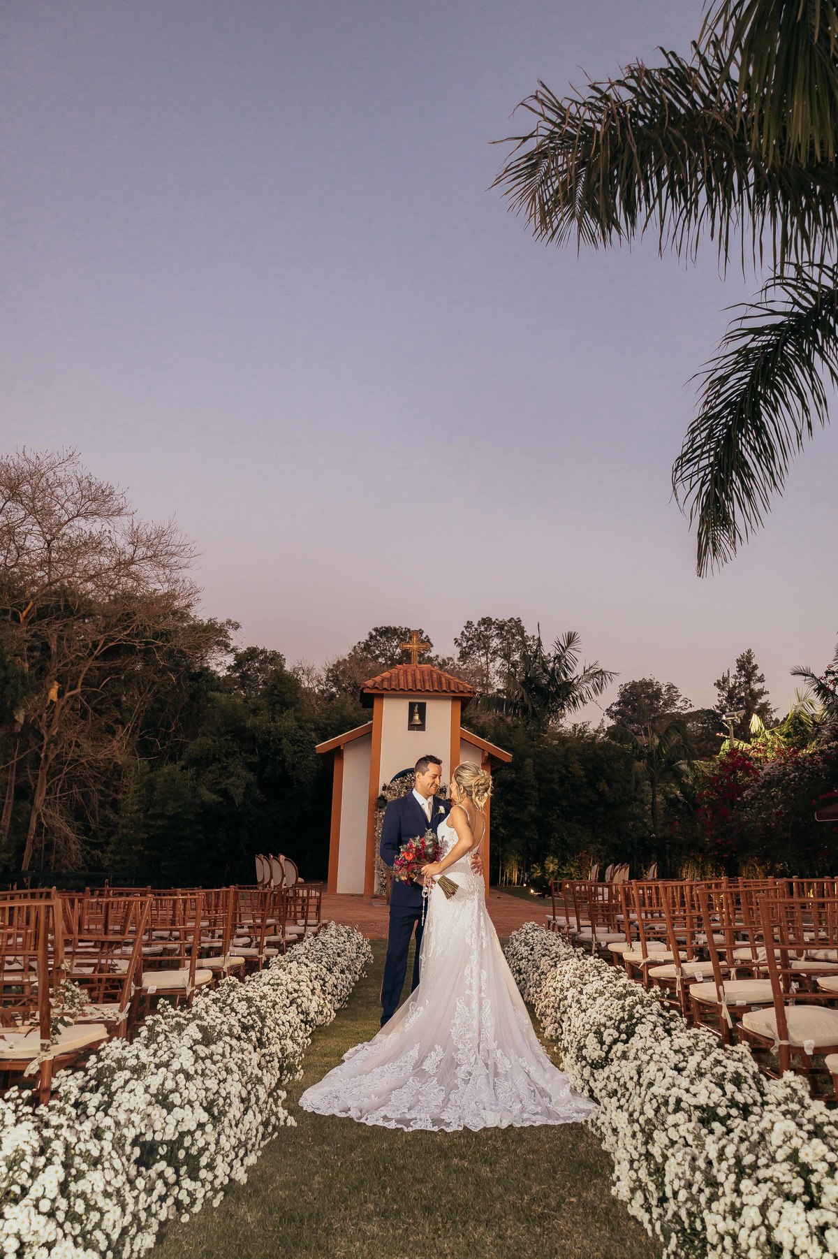 fotos casamento de dia na fazenda Dona Ines em Itatiba SP casal de noivos Michele e Rafael fotografia pelo fotografo Denis Silveira Especializado em Casamentos na fazenda