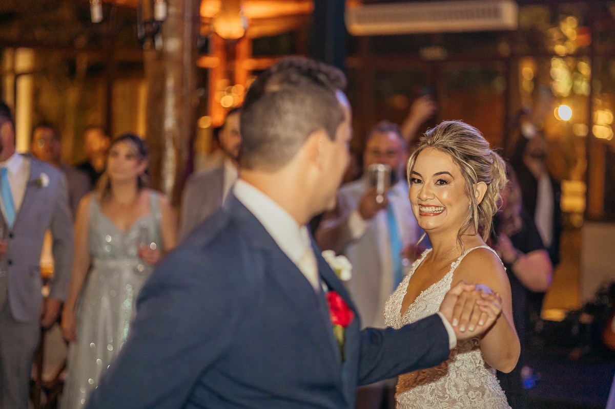 fotos casamento de dia na fazenda Dona Ines em Itatiba SP casal de noivos Michele e Rafael fotografia pelo fotografo Denis Silveira Especializado em Casamentos na fazenda