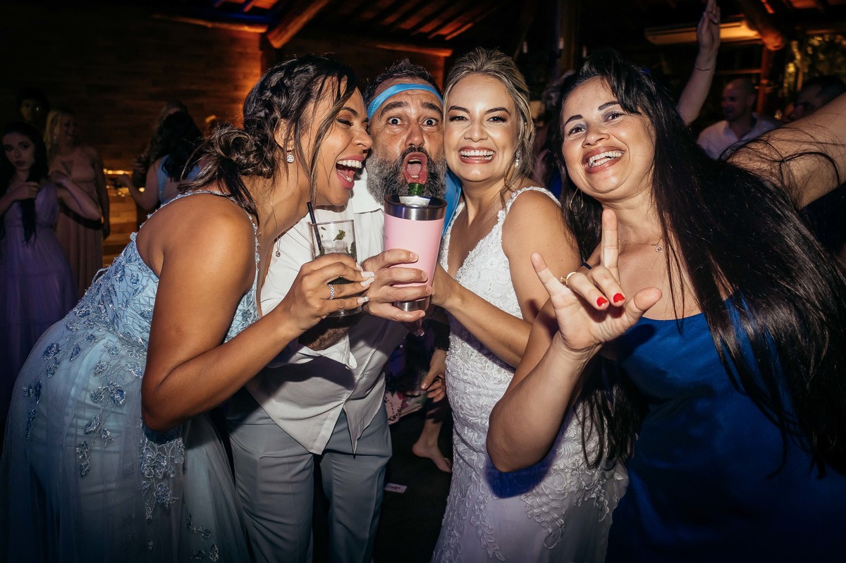 fotos casamento de dia na fazenda Dona Ines em Itatiba SP casal de noivos Michele e Rafael fotografia pelo fotografo Denis Silveira Especializado em Casamentos na fazenda