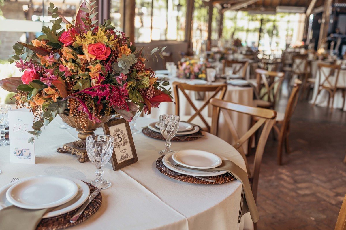 fotos casamento de dia na fazenda Dona Ines em Itatiba SP casal de noivos Michele e Rafael fotografia pelo fotografo Denis Silveira Especializado em Casamentos na fazenda