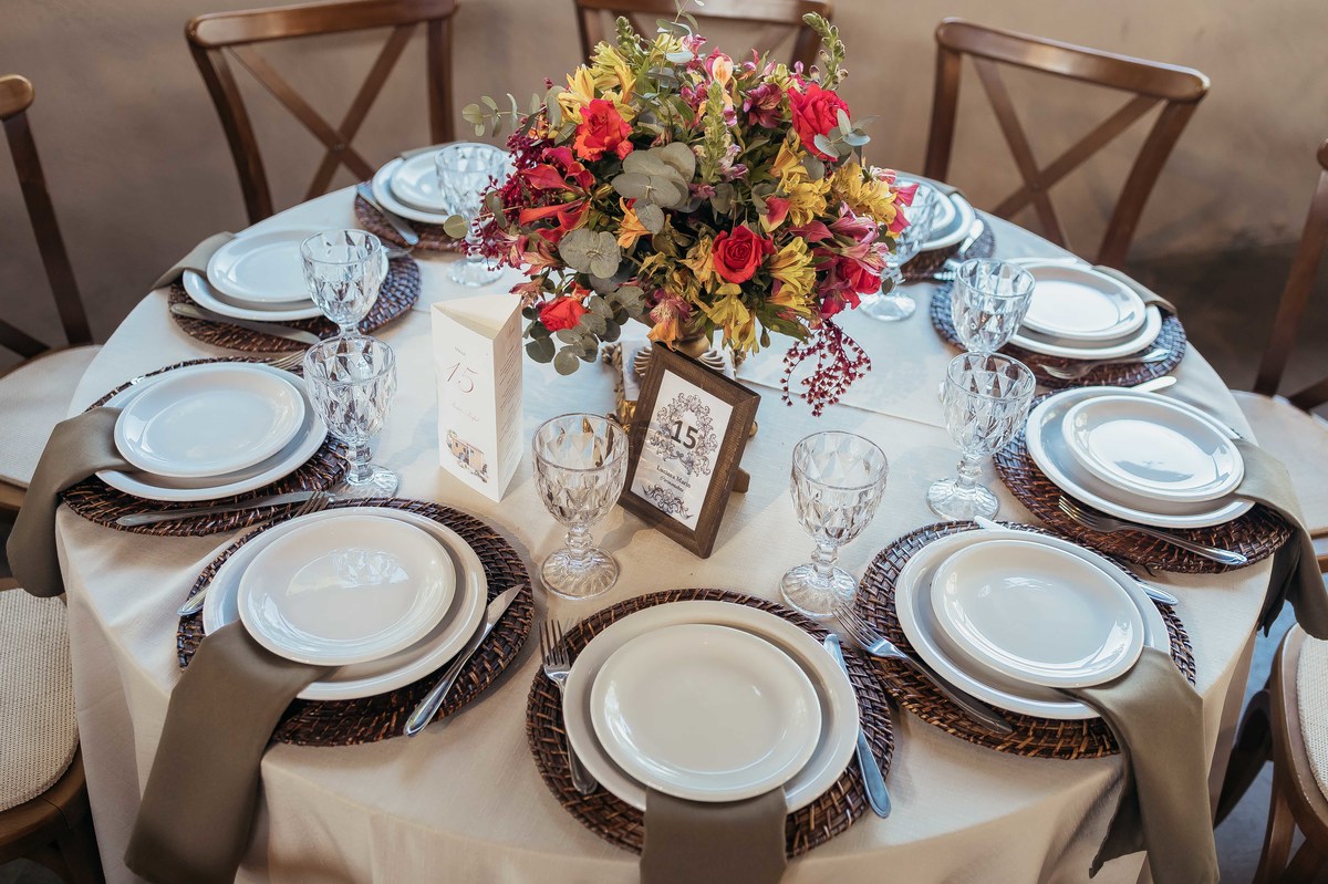 fotos casamento de dia na fazenda Dona Ines em Itatiba SP casal de noivos Michele e Rafael fotografia pelo fotografo Denis Silveira Especializado em Casamentos na fazenda