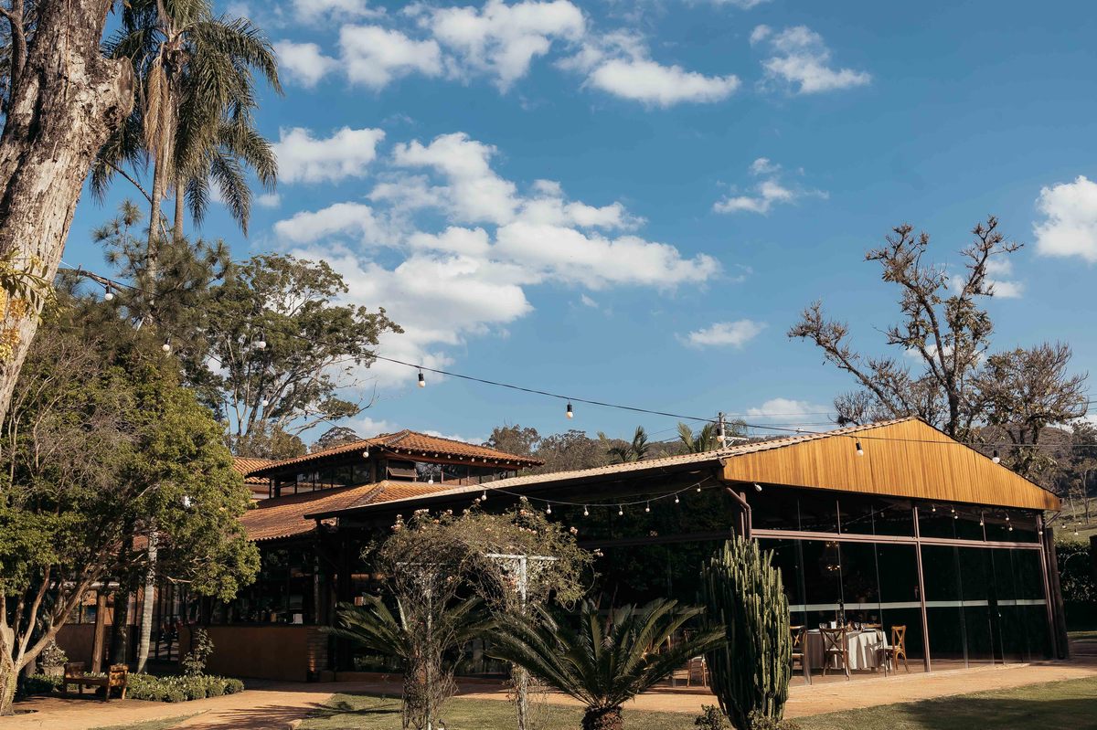 fotos casamento de dia na fazenda Dona Ines em Itatiba SP casal de noivos Michele e Rafael fotografia pelo fotografo Denis Silveira Especializado em Casamentos na fazenda