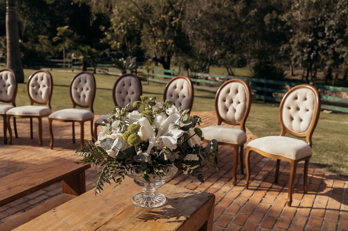 fotos casamento de dia na fazenda Dona Ines em Itatiba SP casal de noivos Michele e Rafael fotografia pelo fotografo Denis Silveira Especializado em Casamentos na fazenda