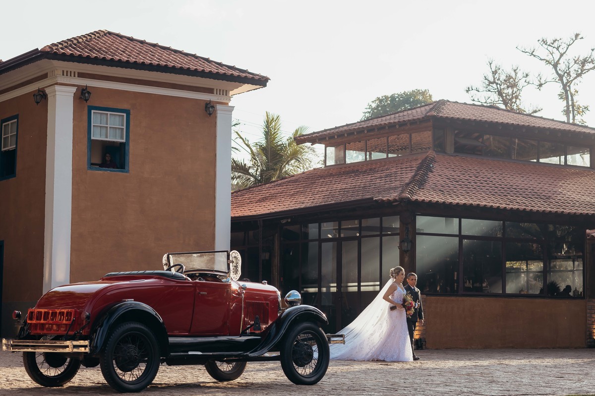 fotos casamento de dia na fazenda Dona Ines em Itatiba SP casal de noivos Michele e Rafael fotografia pelo fotografo Denis Silveira Especializado em Casamentos na fazenda