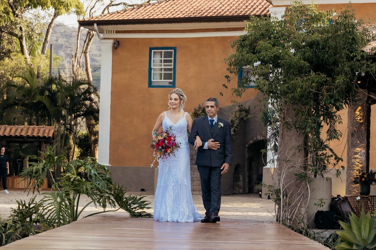 fotos casamento de dia na fazenda Dona Ines em Itatiba SP casal de noivos Michele e Rafael fotografia pelo fotografo Denis Silveira Especializado em Casamentos na fazenda