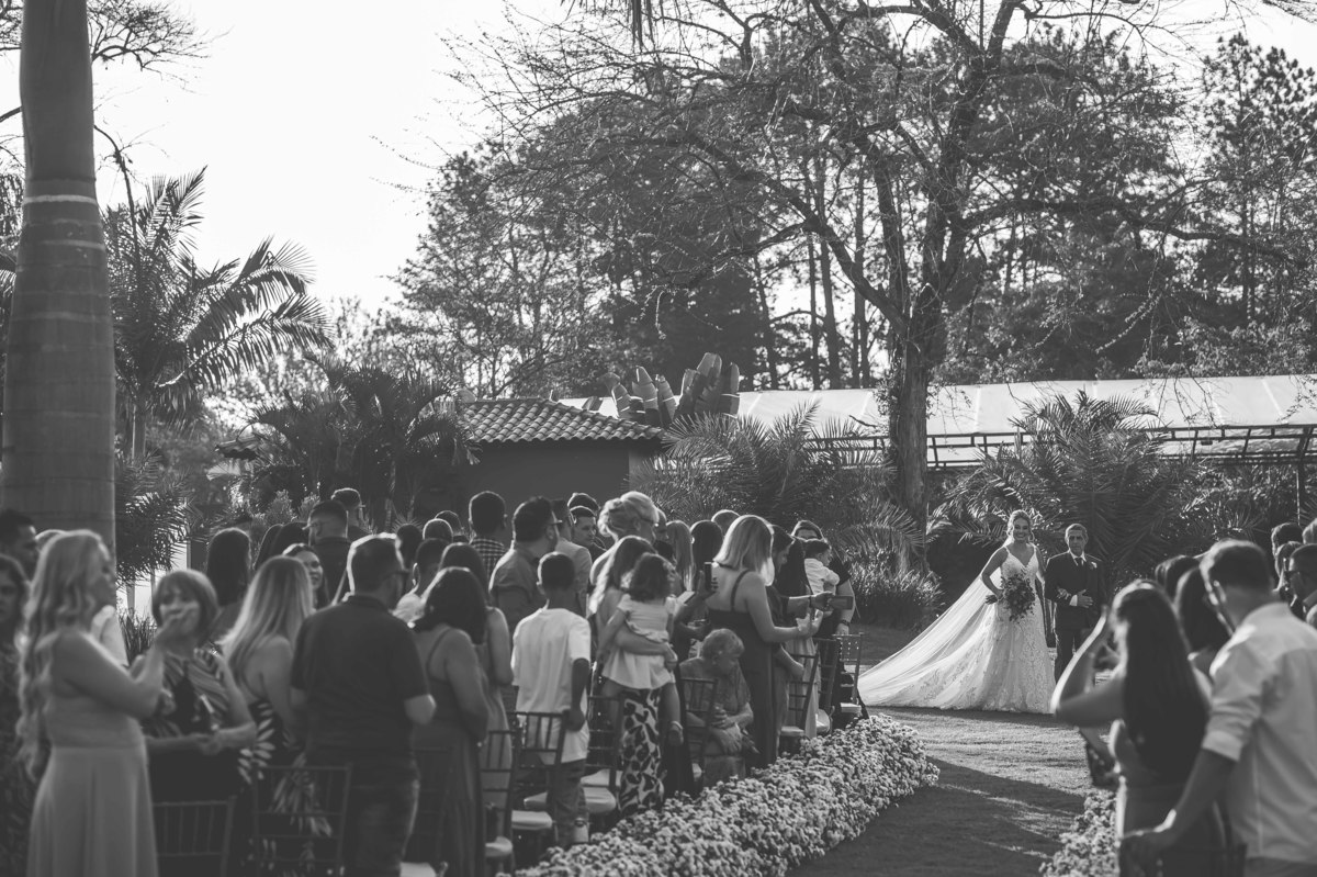 fotos casamento de dia na fazenda Dona Ines em Itatiba SP casal de noivos Michele e Rafael fotografia pelo fotografo Denis Silveira Especializado em Casamentos na fazenda