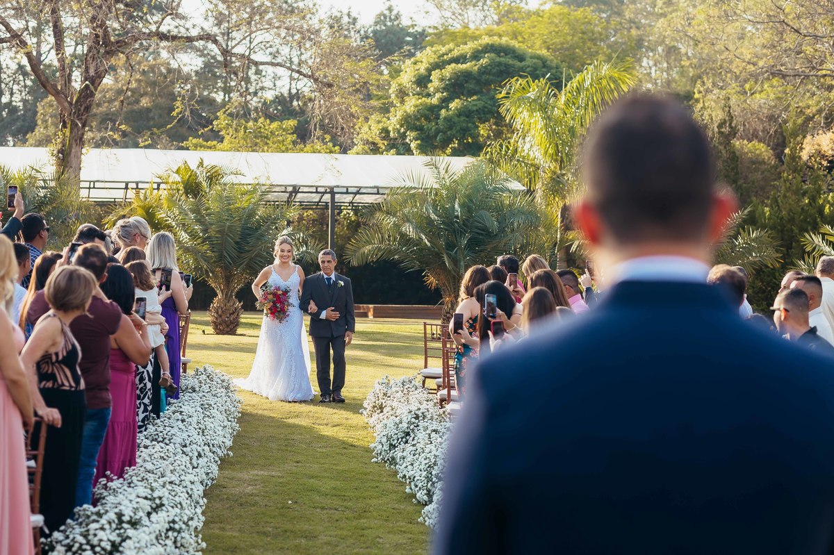 fotos casamento de dia na fazenda Dona Ines em Itatiba SP casal de noivos Michele e Rafael fotografia pelo fotografo Denis Silveira Especializado em Casamentos na fazenda
