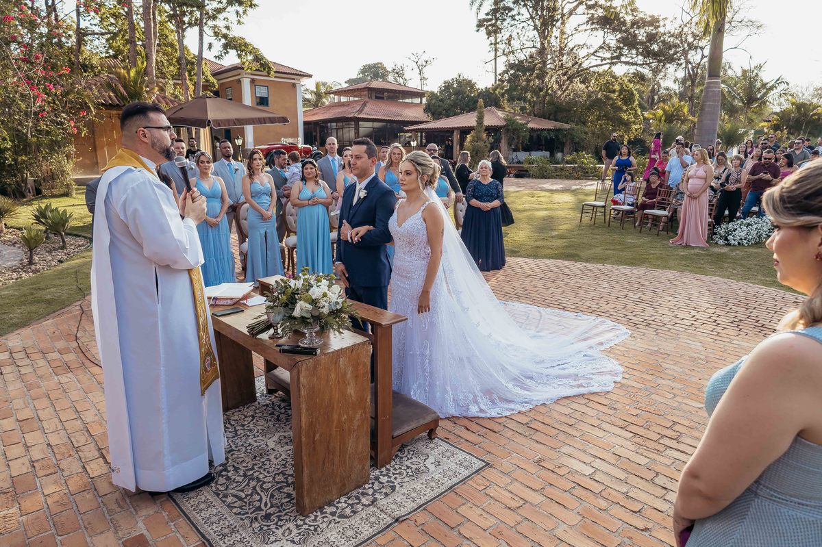 fotos casamento de dia na fazenda Dona Ines em Itatiba SP casal de noivos Michele e Rafael fotografia pelo fotografo Denis Silveira Especializado em Casamentos na fazenda