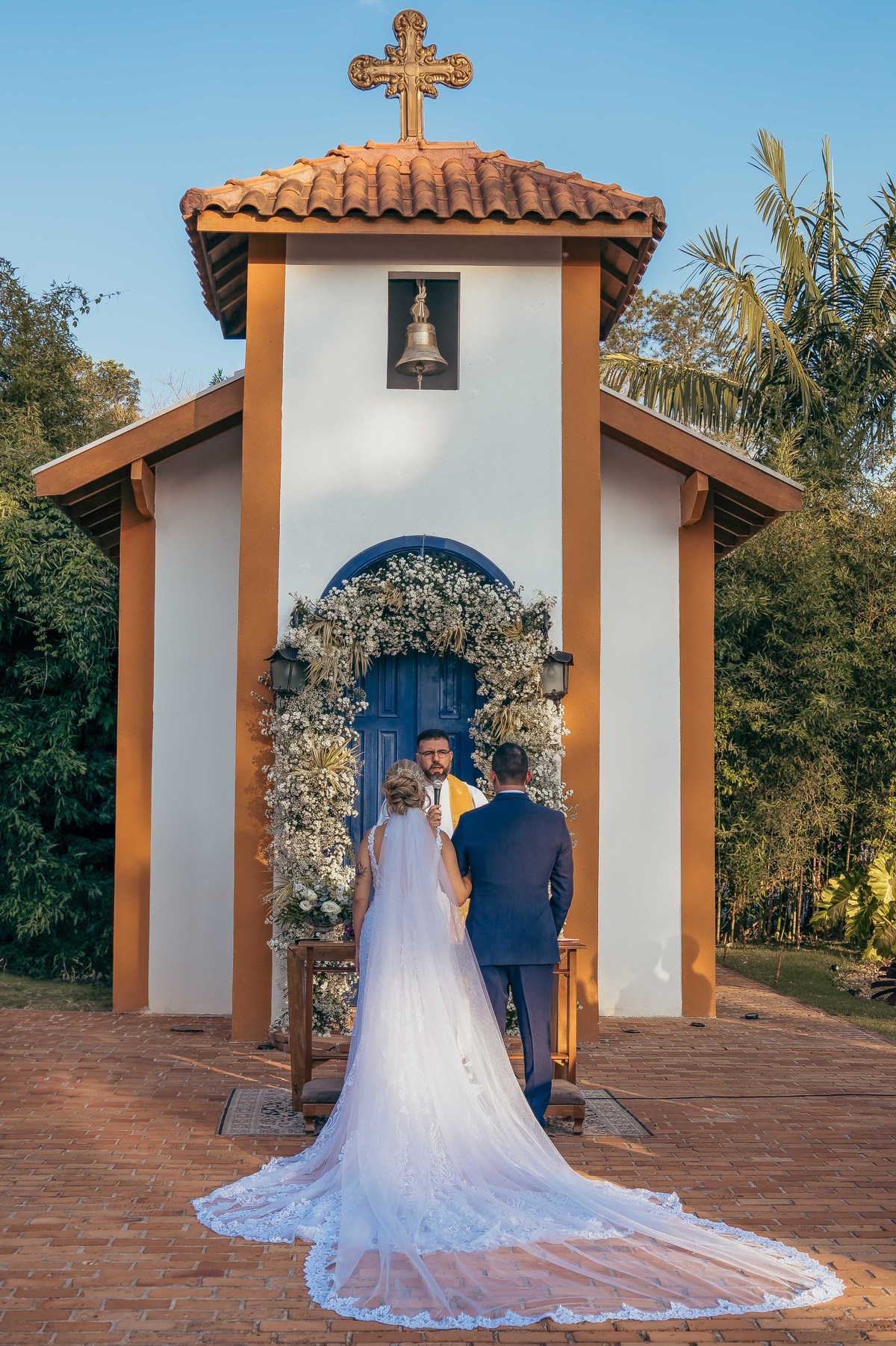 fotos casamento de dia na fazenda Dona Ines em Itatiba SP casal de noivos Michele e Rafael fotografia pelo fotografo Denis Silveira Especializado em Casamentos na fazenda