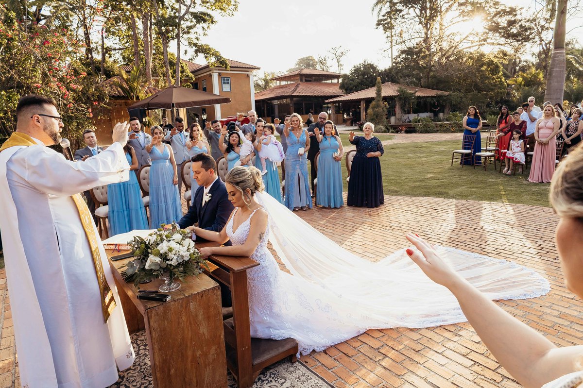 fotos casamento de dia na fazenda Dona Ines em Itatiba SP casal de noivos Michele e Rafael fotografia pelo fotografo Denis Silveira Especializado em Casamentos na fazenda