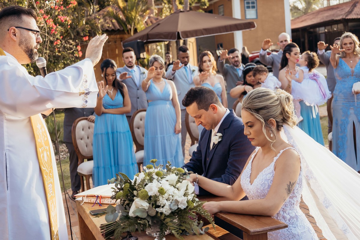 fotos casamento de dia na fazenda Dona Ines em Itatiba SP casal de noivos Michele e Rafael fotografia pelo fotografo Denis Silveira Especializado em Casamentos na fazenda