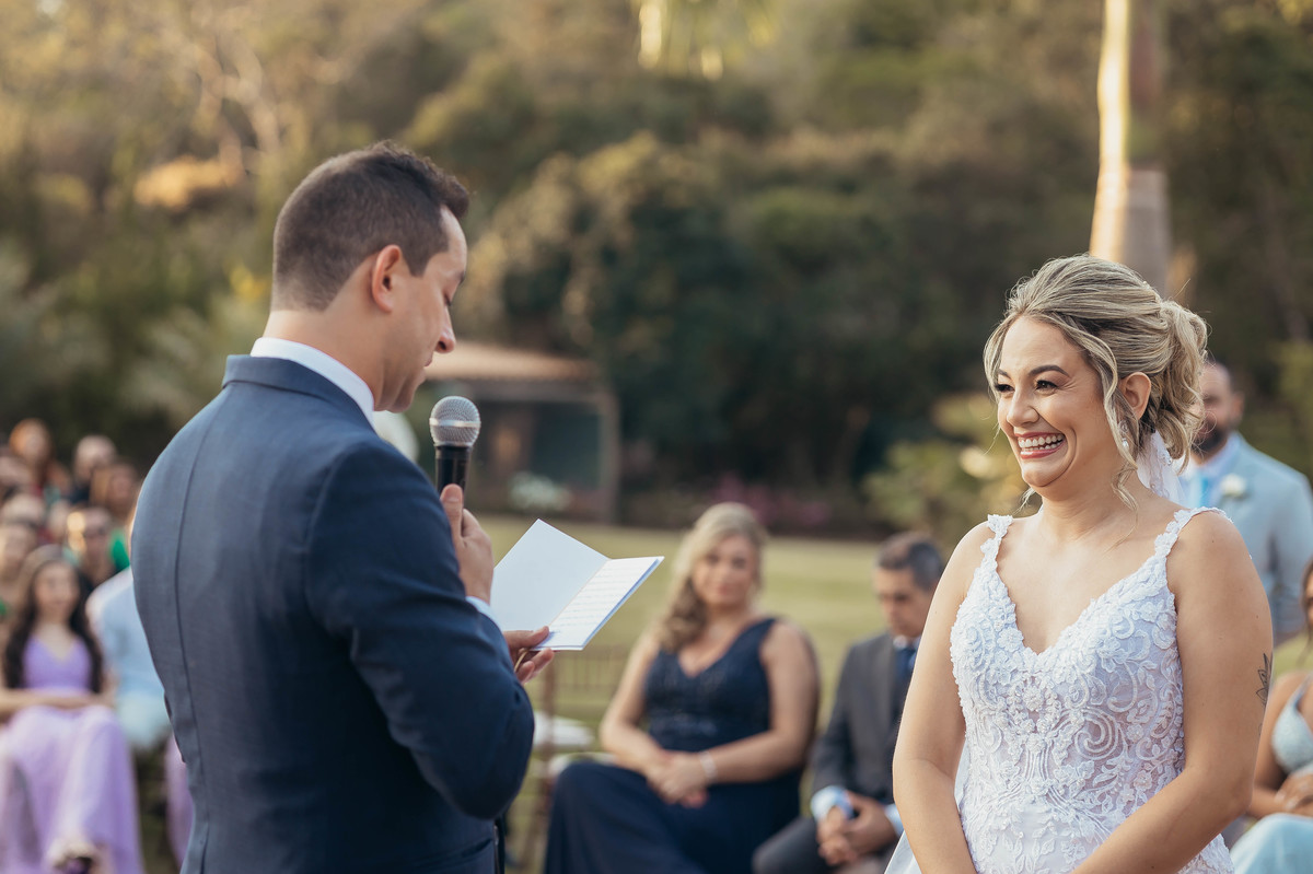 fotos casamento de dia na fazenda Dona Ines em Itatiba SP casal de noivos Michele e Rafael fotografia pelo fotografo Denis Silveira Especializado em Casamentos na fazenda