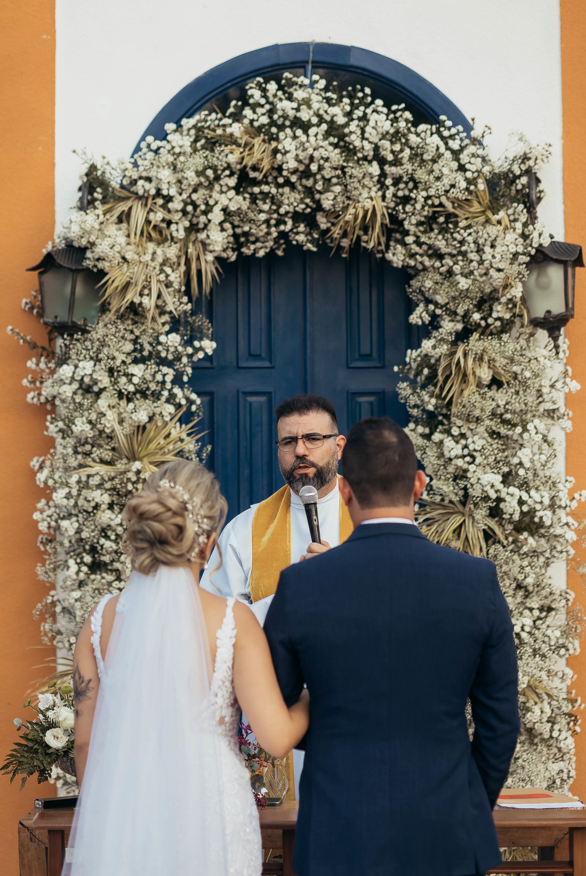 fotos casamento de dia na fazenda Dona Ines em Itatiba SP casal de noivos Michele e Rafael fotografia pelo fotografo Denis Silveira Especializado em Casamentos na fazenda