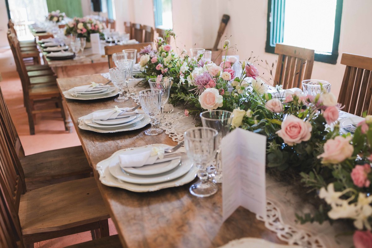 fotos casamento de dia realizado na fazenda vila rosada em Joaquim Egidio SP do casal de noivos Carol e Rafael pelo fotografo Denis Silveira Especializado em Fotografia de Casamentos em Fazenda