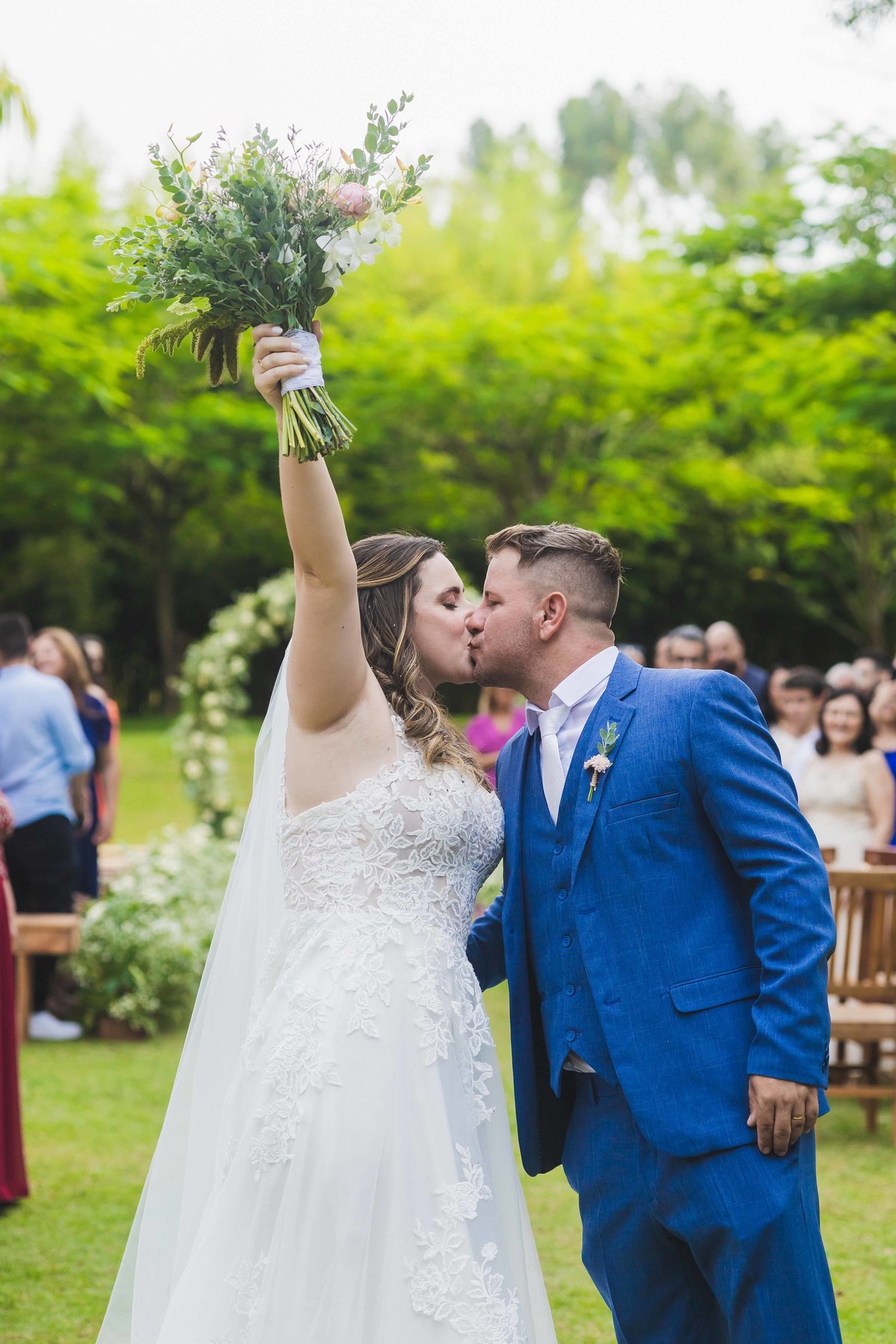 fotos casamento de dia realizado na fazenda vila rosada em Joaquim Egidio SP do casal de noivos Carol e Rafael pelo fotografo Denis Silveira Especializado em Fotografia de Casamentos em Fazenda