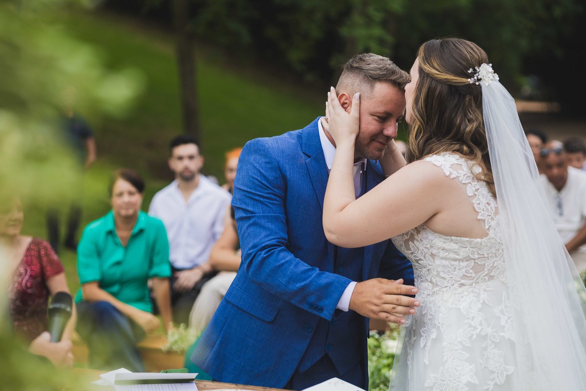 fotos casamento de dia realizado na fazenda vila rosada em Joaquim Egidio SP do casal de noivos Carol e Rafael pelo fotografo Denis Silveira Especializado em Fotografia de Casamentos em Fazenda