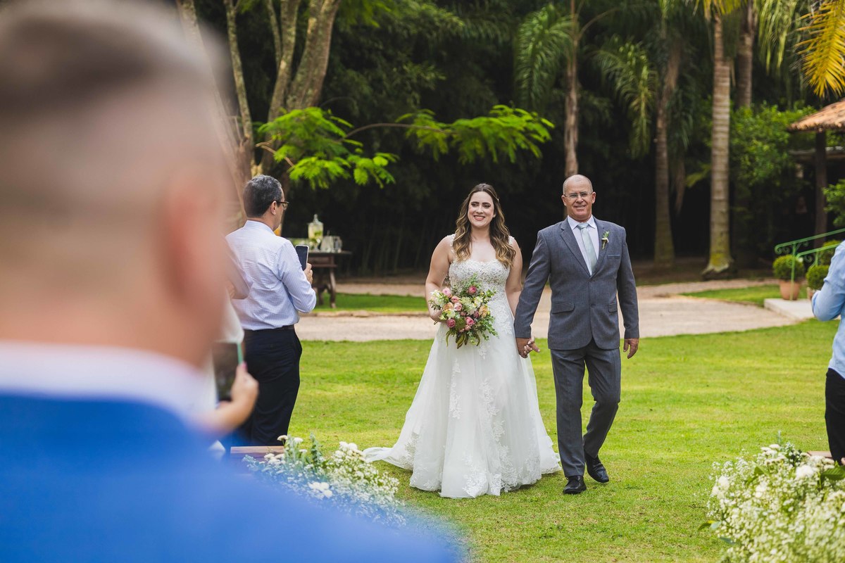 fotos casamento de dia realizado na fazenda vila rosada em Joaquim Egidio SP do casal de noivos Carol e Rafael pelo fotografo Denis Silveira Especializado em Fotografia de Casamentos em Fazenda