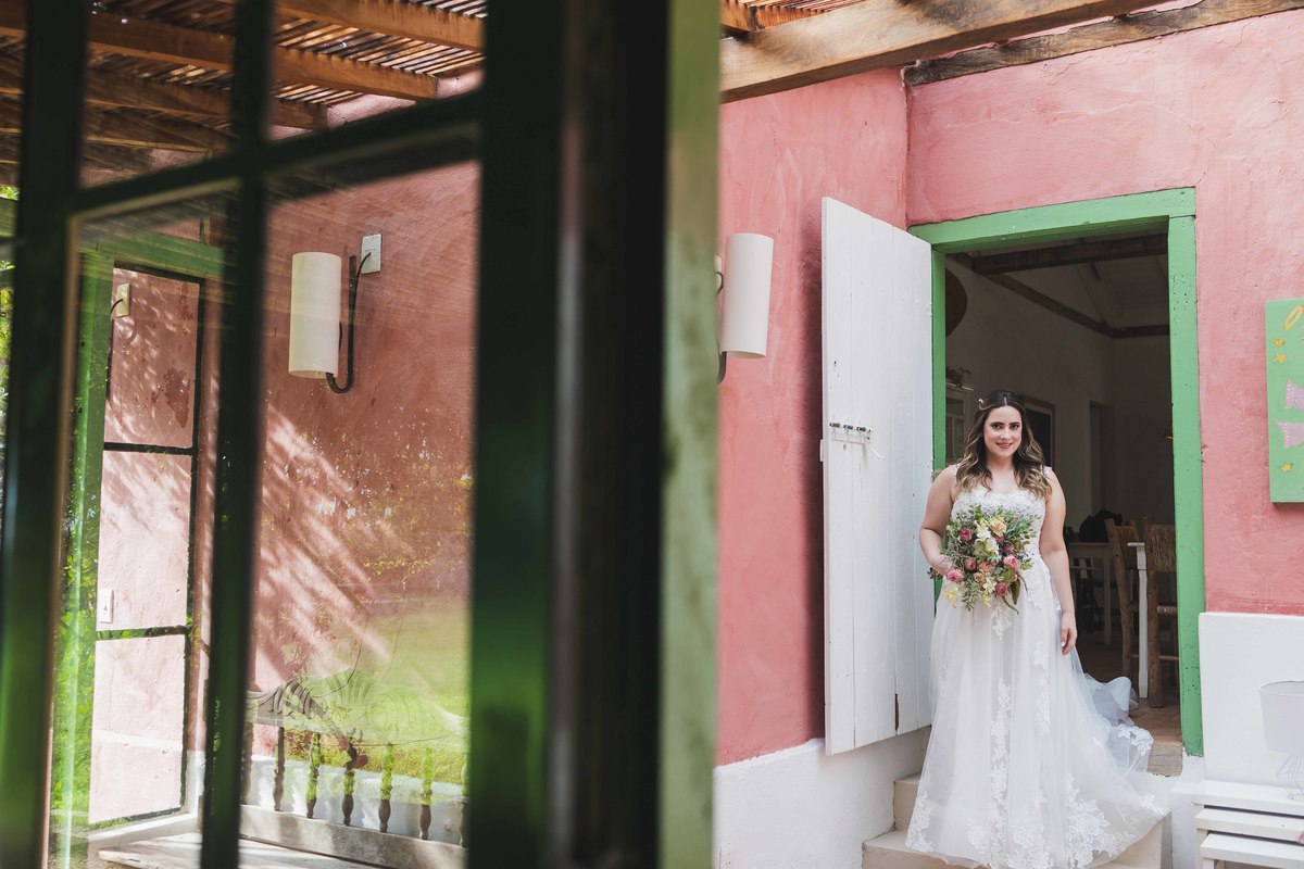 fotos casamento de dia realizado na fazenda vila rosada em Joaquim Egidio SP do casal de noivos Carol e Rafael pelo fotografo Denis Silveira Especializado em Fotografia de Casamentos em Fazenda