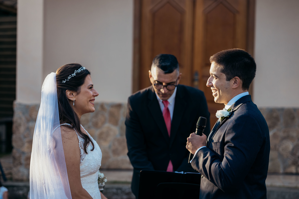 fotos Casamento casal noivos Fernanda e Alberto no espaco Valle das Palmeiras eventos na cidade de Morungaba SP pelo fotografo especializado em Casamentos Denis Silveira Fotografia