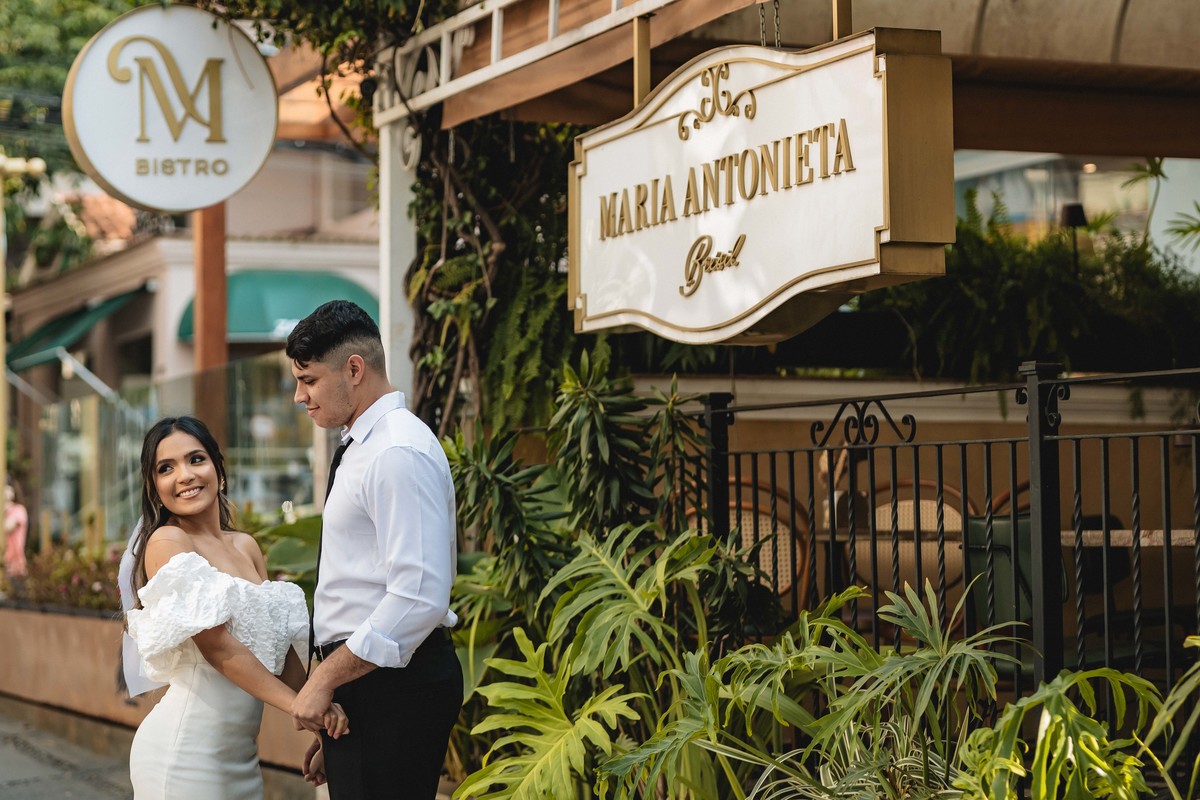 fotos ensaio de casal pré wedding estilo urbano em cafeteria em campinas no bairro do cambui Maria Antonieta Brésil fotografia pelo fotografo Denis Silveira especializado em Casamentos