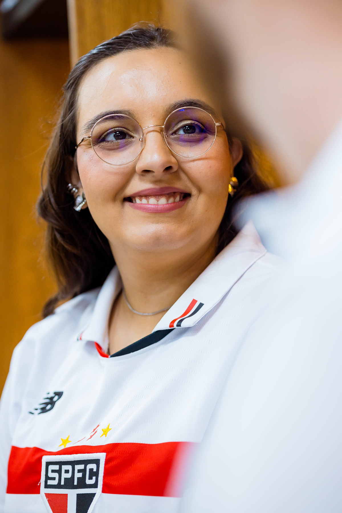 Fotos Casal Noivos Pré Wedding Estadio de Futebol Morumbi em SP Casa do São Paulo Futebol Clube Fotografias pelo Fotografo Denis Silveira Especializado em Casamentos
