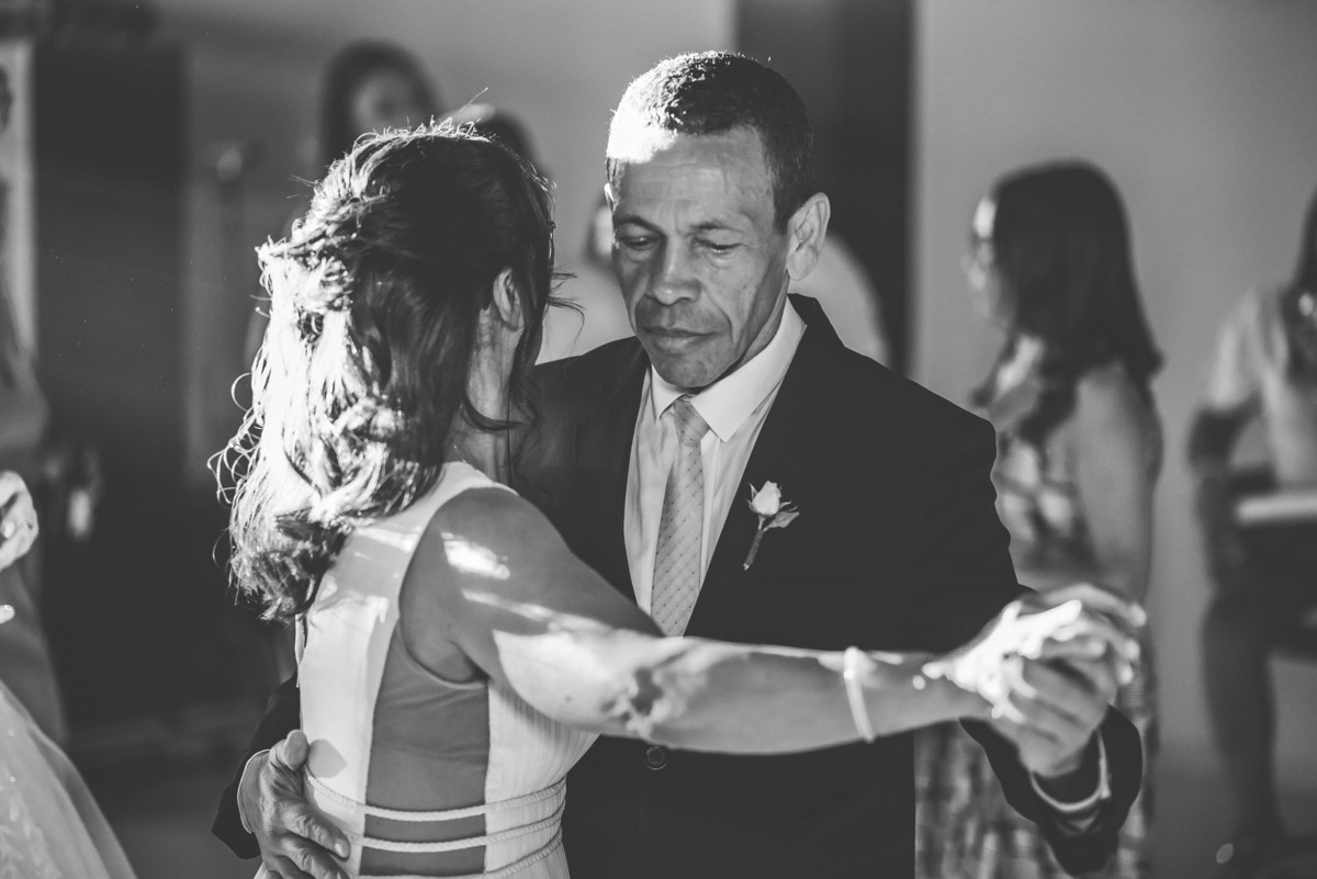 Fotos de Casamento na cidade de São Carlos SP Casal Noivos Greicy e Felipe no espaço Villa Ravello imagens pelo Fotógrafo Denis Silveira Fotógrafo Profissional de matrimonios