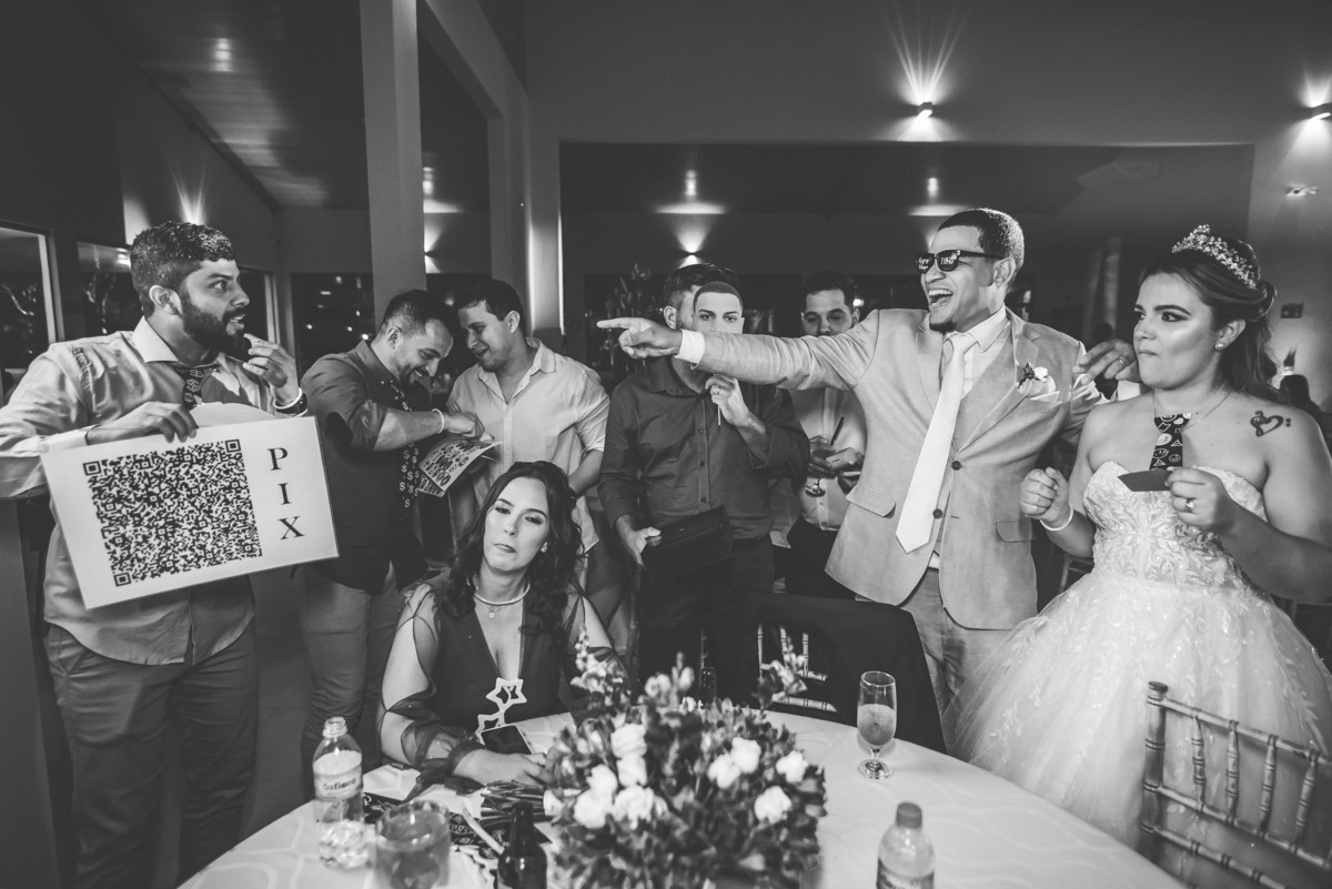 Fotos de Casamento na cidade de São Carlos SP Casal Noivos Greicy e Felipe no espaço Villa Ravello imagens pelo Fotógrafo Denis Silveira Fotógrafo Profissional de matrimonios