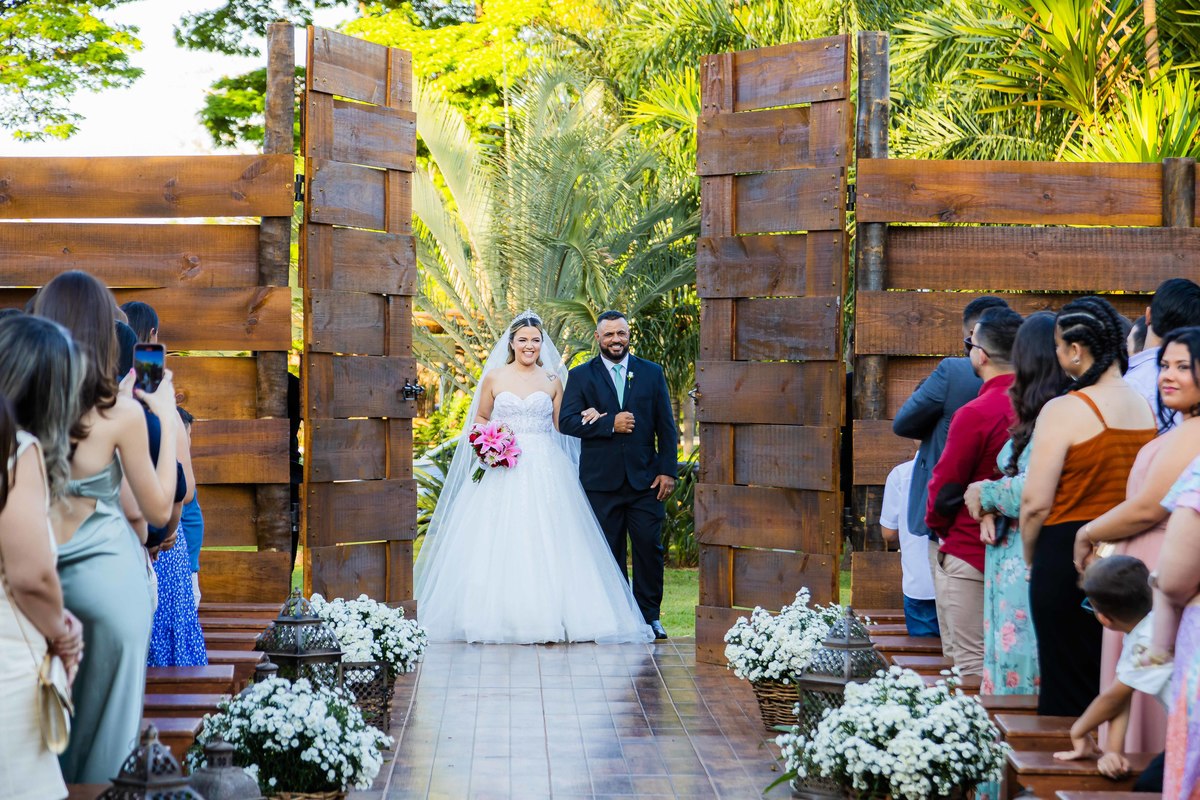 Fotos de Casamento na cidade de São Carlos SP Casal Noivos Greicy e Felipe no espaço Villa Ravello imagens pelo Fotógrafo Denis Silveira Fotógrafo Profissional de matrimonios