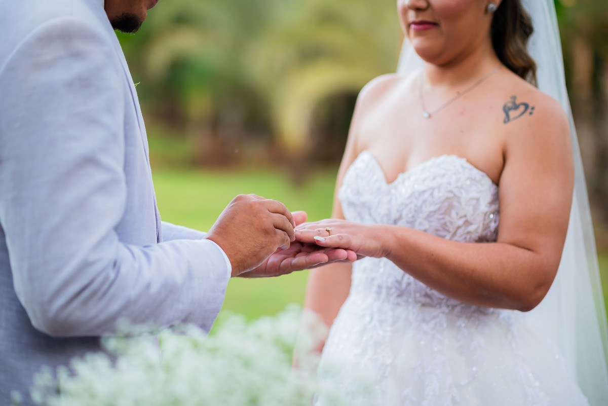 Fotos de Casamento na cidade de São Carlos SP Casal Noivos Greicy e Felipe no espaço Villa Ravello imagens pelo Fotógrafo Denis Silveira Fotógrafo Profissional de matrimonios