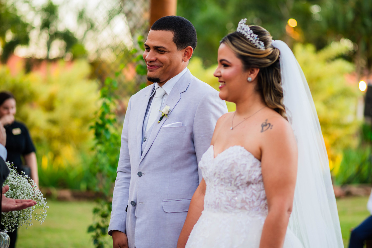 Fotos de Casamento na cidade de São Carlos SP Casal Noivos Greicy e Felipe no espaço Villa Ravello imagens pelo Fotógrafo Denis Silveira Fotógrafo Profissional de matrimonios