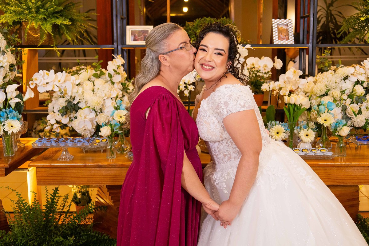 Fotos Casamento Casal Noivos Cassiane & Carlos na cidade de Nova Odessa SP no espaço Villa Harmonia Eventos imagens de Fotografia pelo Fotógrafo Denis Silveira Especializado em Casamentos