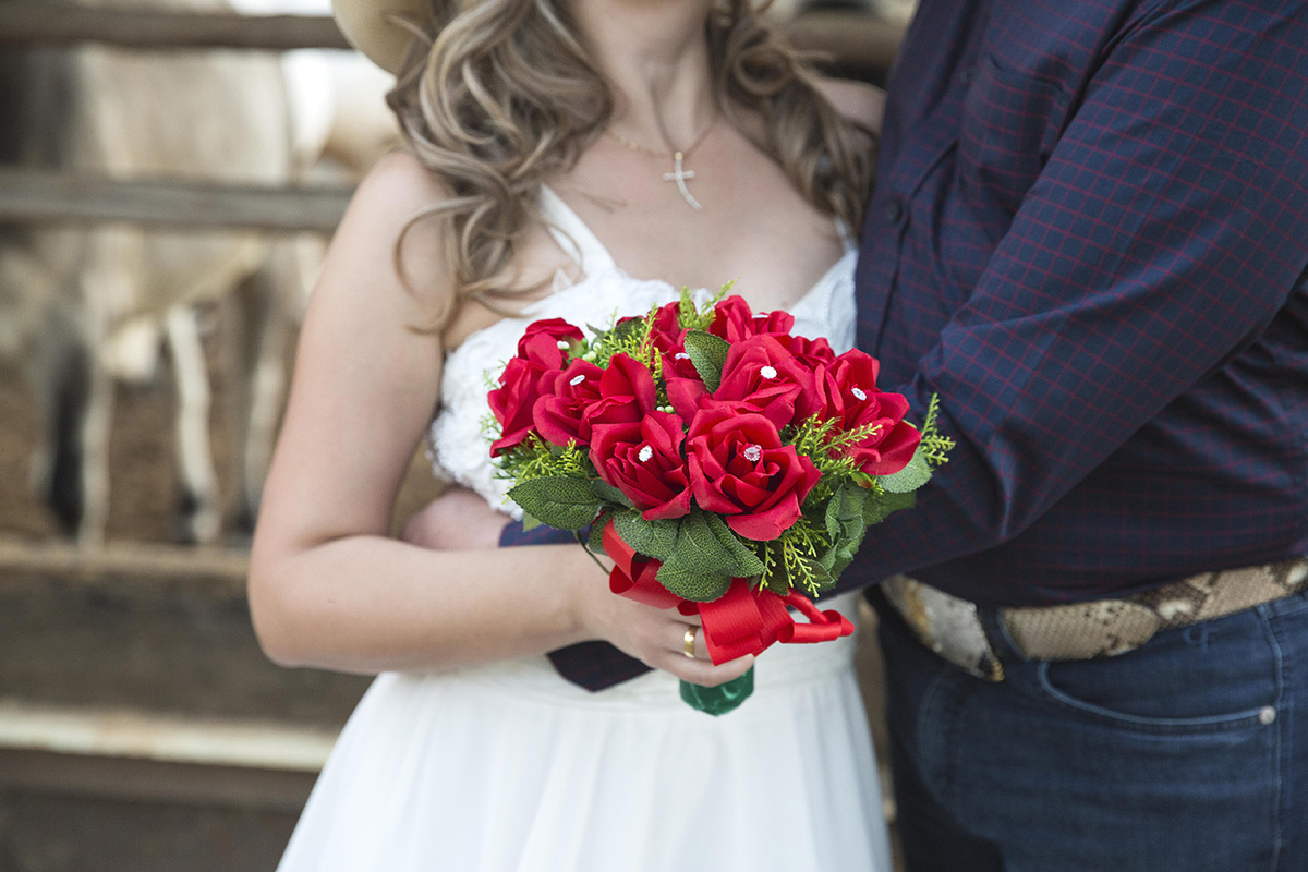 o buque da noiva juliana em ensaio pré weeding na fazenda