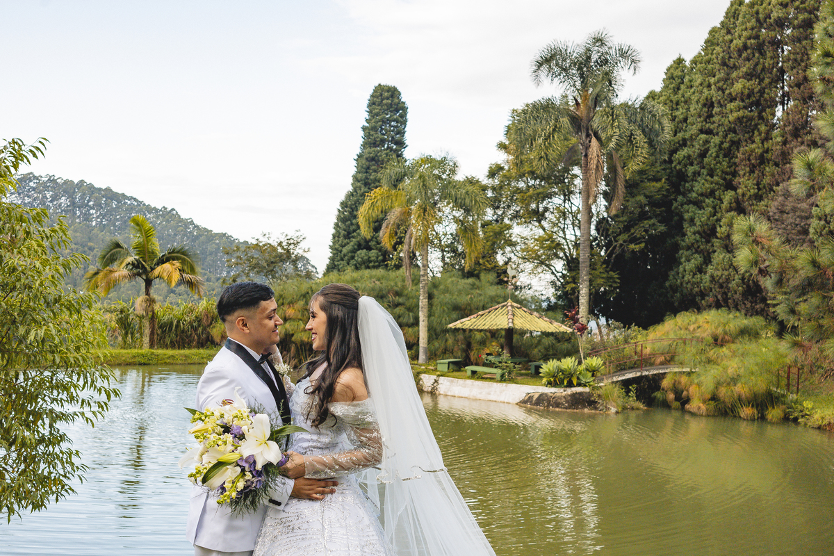 Fotos Casamento Casal Noivos Lauren e Thiago em Poços de Caldas Minas Gerais cidade do interior de MG imagens pelo fotografo Denis Silveira Especializado em Casamentos
