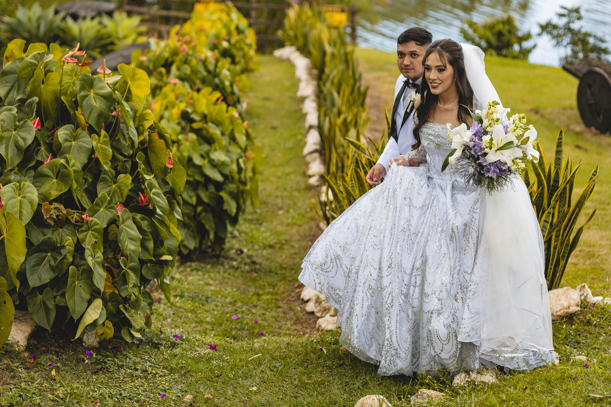 Fotos Casamento Casal Noivos Lauren e Thiago em Poços de Caldas Minas Gerais cidade do interior de MG imagens pelo fotografo Denis Silveira Especializado em Casamentos