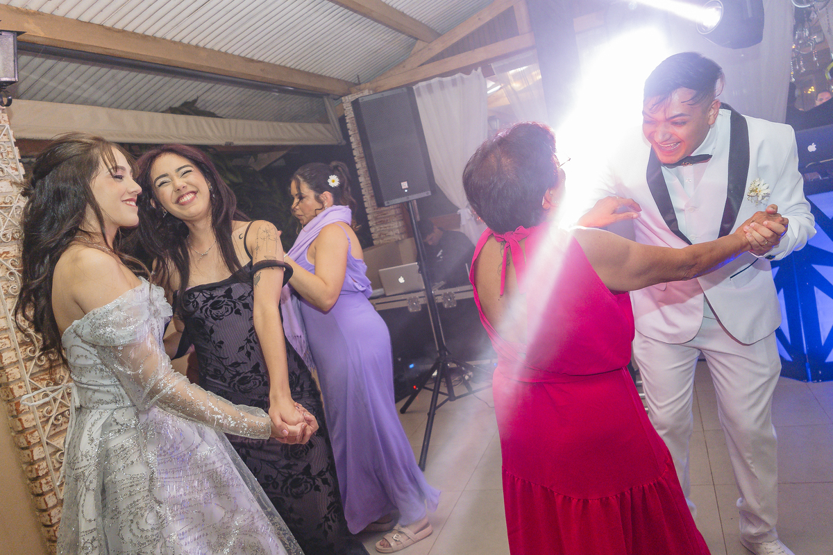 Fotos Casamento Casal Noivos Lauren e Thiago em Poços de Caldas Minas Gerais cidade do interior de MG imagens pelo fotografo Denis Silveira Especializado em Casamentos