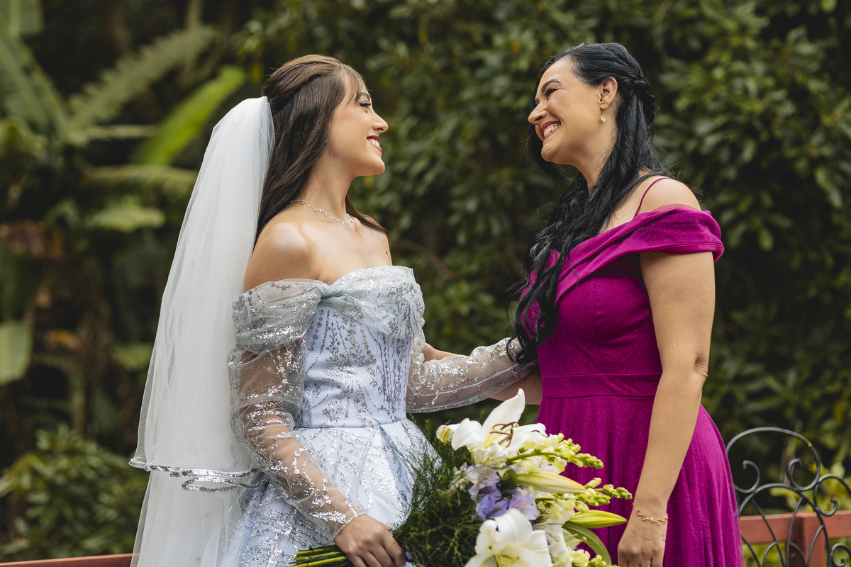Fotos Casamento Casal Noivos Lauren e Thiago em Poços de Caldas Minas Gerais cidade do interior de MG imagens pelo fotografo Denis Silveira Especializado em Casamentos
