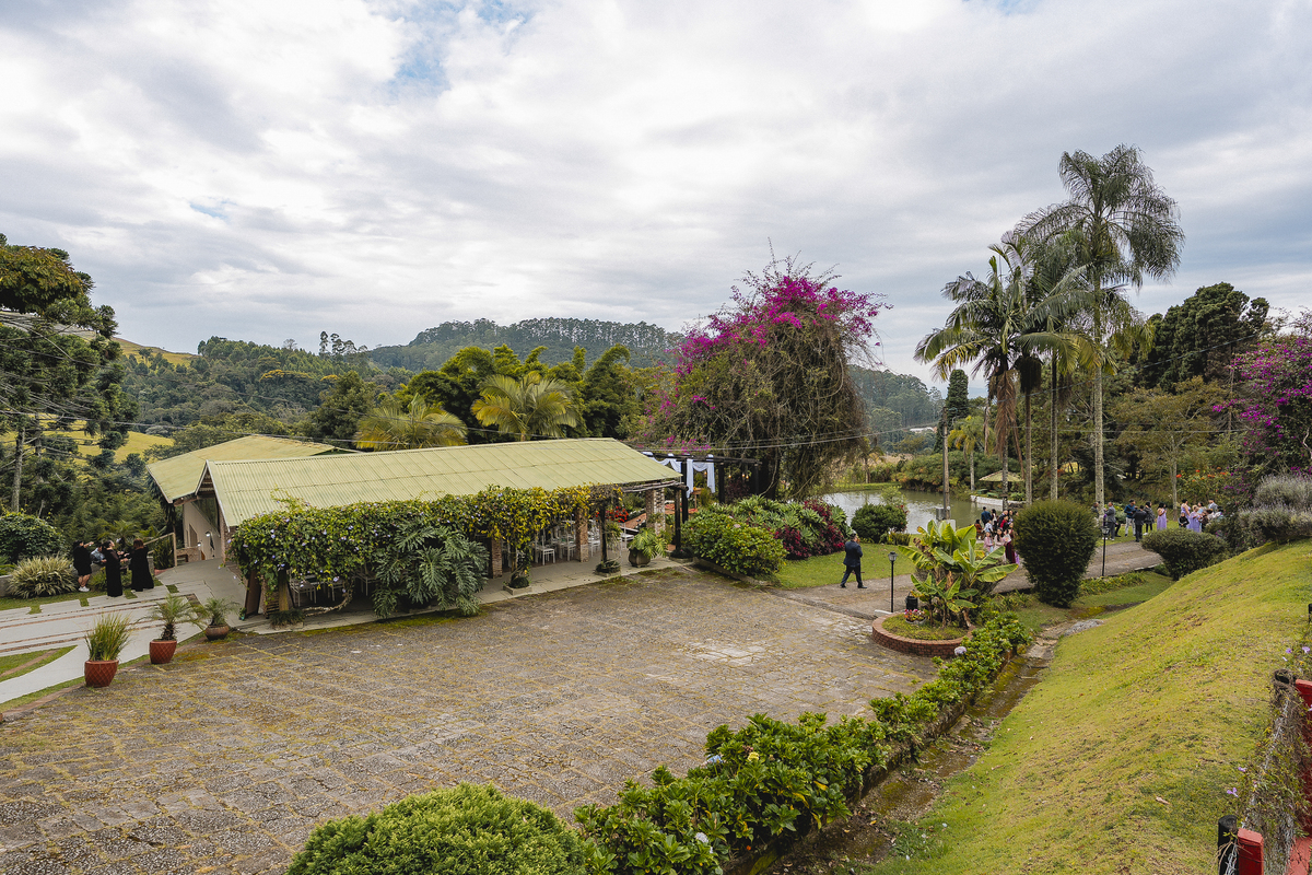 Fotos Casamento Casal Noivos Lauren e Thiago em Poços de Caldas Minas Gerais cidade do interior de MG imagens pelo fotografo Denis Silveira Especializado em Casamentos