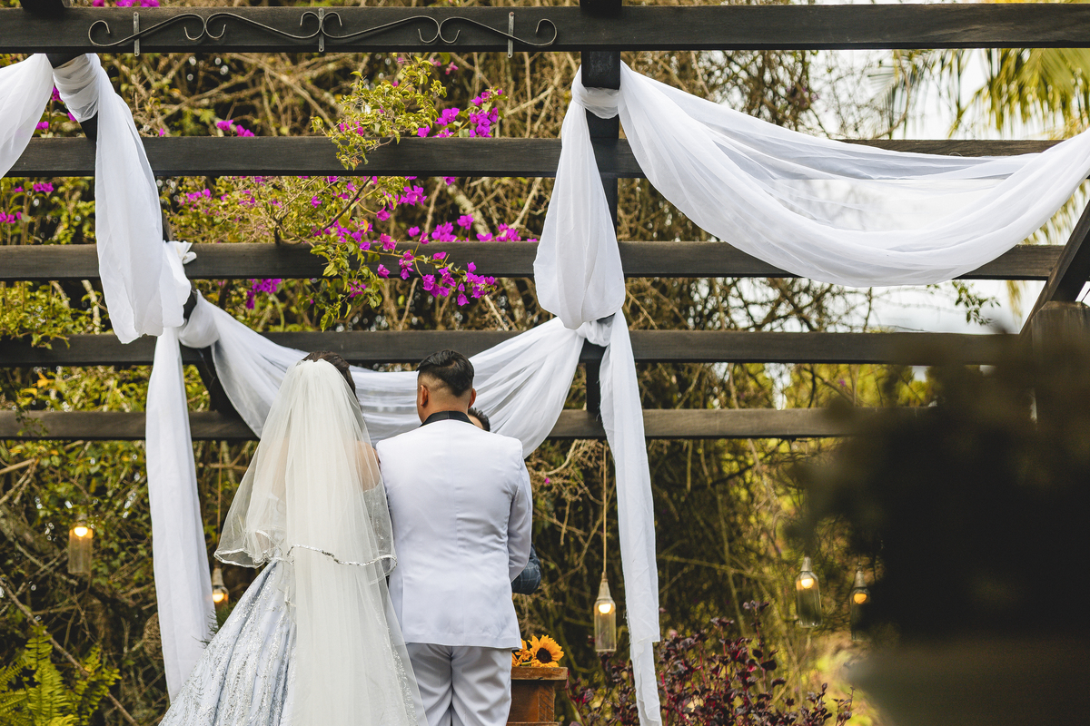 Fotos Casamento Casal Noivos Lauren e Thiago em Poços de Caldas Minas Gerais cidade do interior de MG imagens pelo fotografo Denis Silveira Especializado em Casamentos